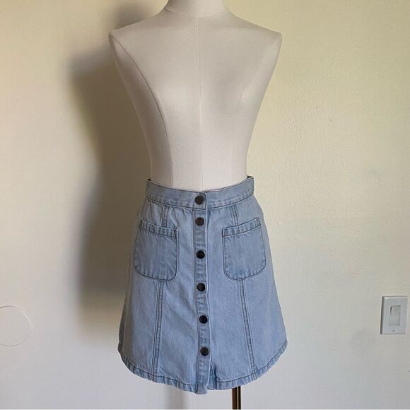 Urban Outfitters BDG Light Wash Denim Button-Front Mini Cargo Skirt Size XS - Picture 3 of 12